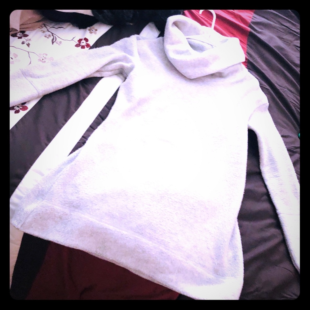 White long sleeve sweater